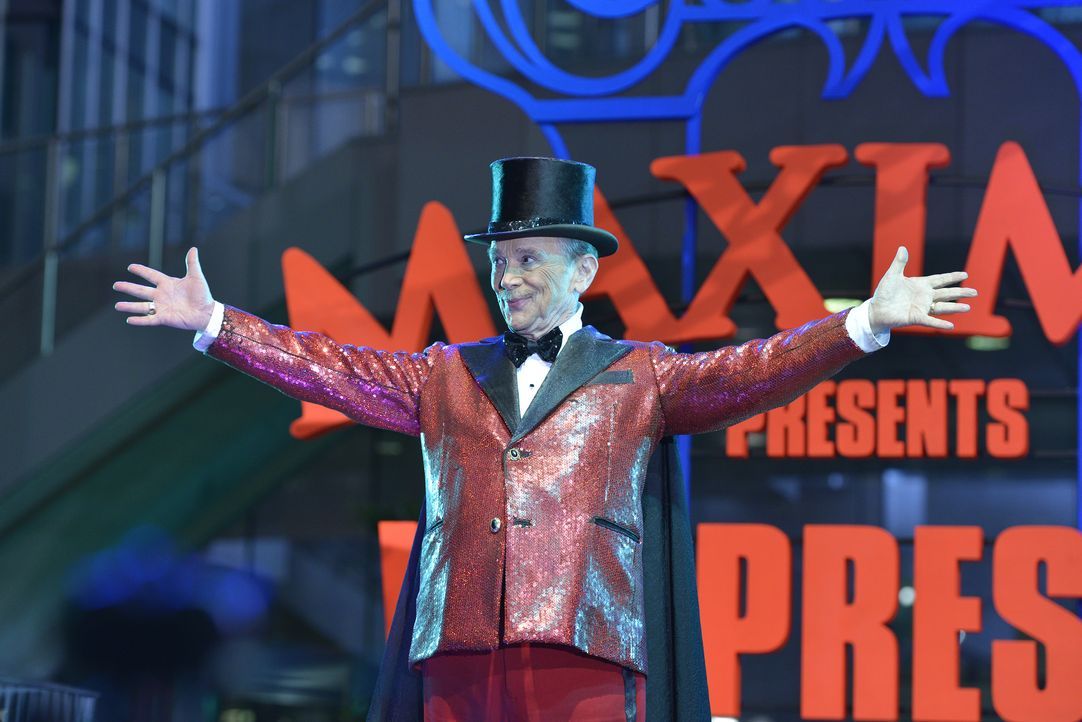 Monty (Joel Grey) - Bildquelle: Steve Wilkie 2012 Universal Network Television LLC. ALL RIGHTS RESERVED. / Steve Wilkie