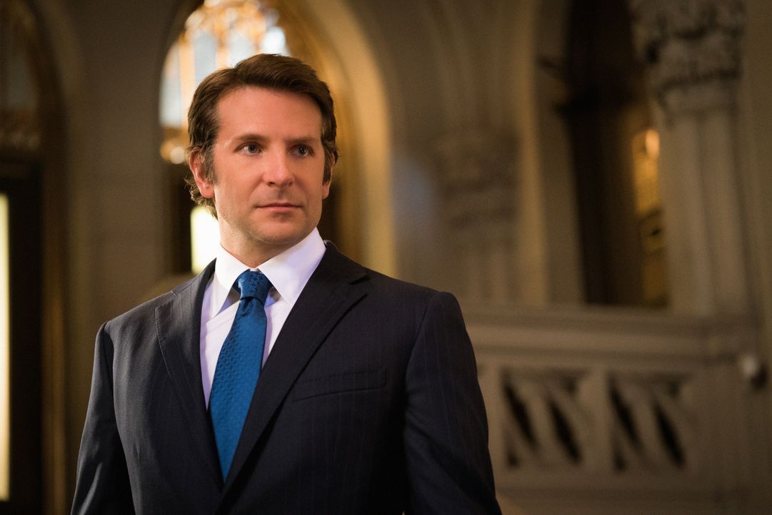 Als Morra (Bradley Cooper) mit Brain Kontakt aufnimmt, kommt dessen Doppelleben ans Licht. Doch wird dies Konsequenzen für Brian haben? - Bildquelle: Michael Parmelee 2016 CBS Broadcasting, Inc. All Rights Reserved
