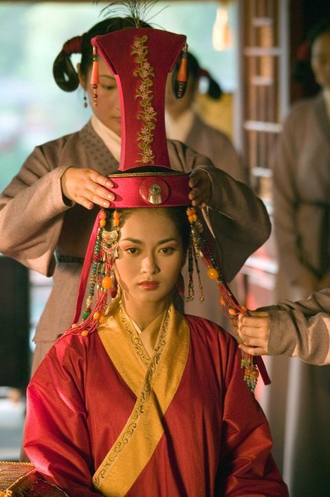 Die atemberaubende Schönheit Kensai (Desiree Ann Siahaan) wurde durch die Männer des mächtigen Kublai Khans ihrer Familie entrissen und zur Kurti... - Bildquelle: 2006 RHI Entertainment Distribution, LLC