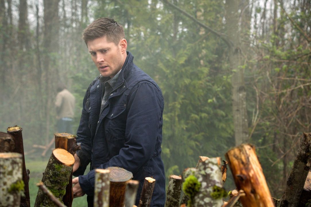 Dean (Jensen Ackles) macht Sam klar, dass er ihm die Schuld an Charlies Tod gibt. Wird das die beiden Brüder entzweien? - Bildquelle: 2016 Warner Brothers