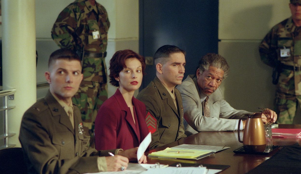 Was ist Wahrheit, was ist Lüge? (v.l.n.r.) Leutnant Embry (Adam Scott), Claire (Ashley Judd), Tom (James Caviezel) und Charles Grimes (Morgan Freema... - Bildquelle: 20th Century Fox Film Corporation