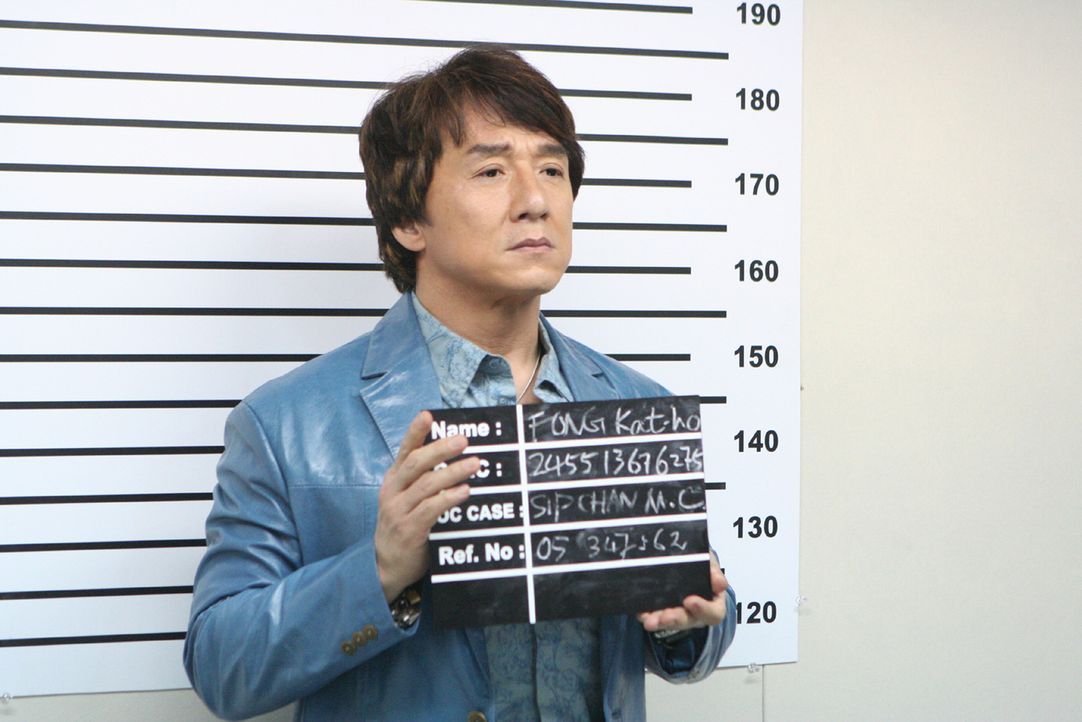Immer wieder gerät Einbrecher Thongs (Jackie Chan) ins Visier der Polizei. Doch das hindert ihn nicht daran, ein Ding nach dem nächsten zu drehen. E...