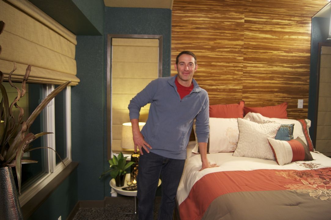 Wer ihm vertraut und ihn in sein Haus lässt, wird eine ganz besondere Überraschung erleben: Bauunternehmer Josh Temple ... - Bildquelle: 2011, DIY Network/Scripps Networks, LLC.  All Rights Reserved