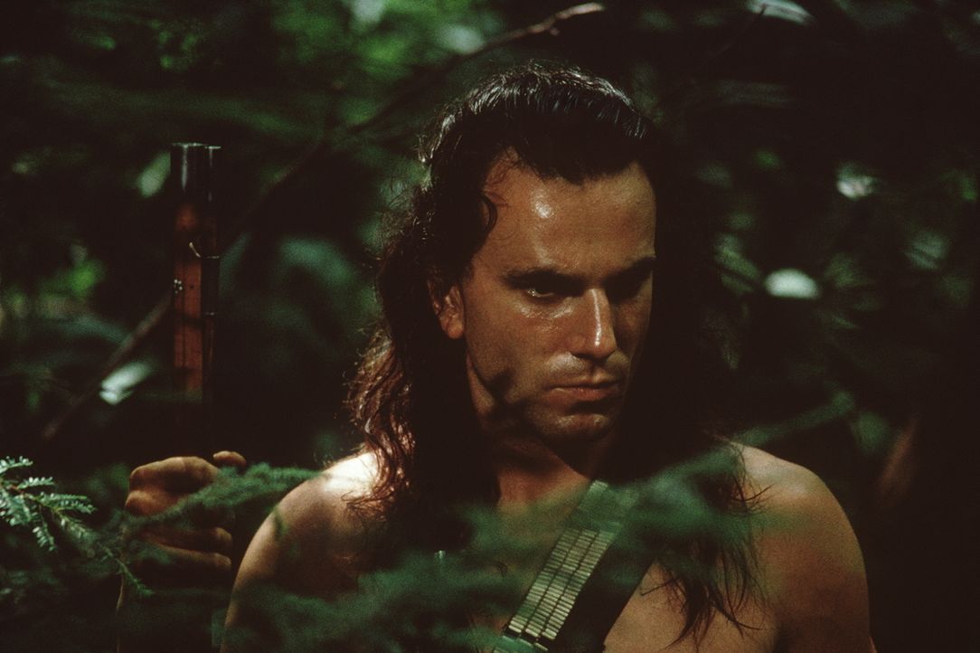 Mutig stellt Hawkeye (Daniel Day-Lewis) seinem Todfeind Magua eine Falle ... - Bildquelle: 20th Century Fox