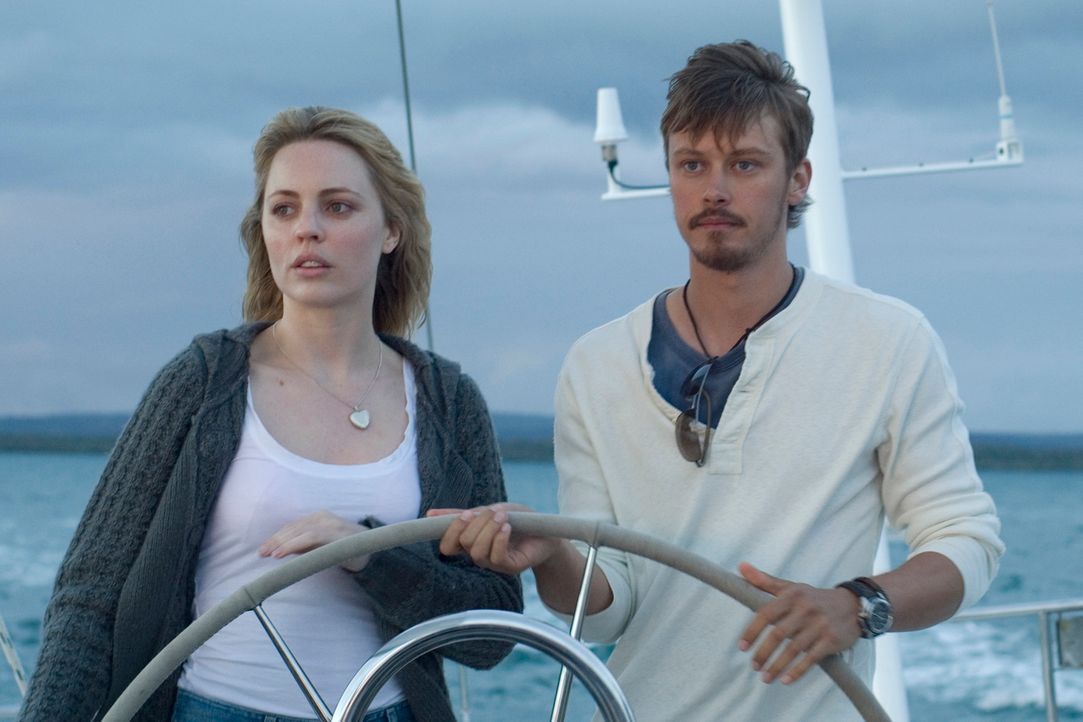 Ahnen nicht, dass der blanke Horror auf sie wartet: das frischverliebte Paar Jess (Melissa George, l.) und Greg (Michael Dorman, r.) ... - Bildquelle: Icon Entertainment/Ascot Elite