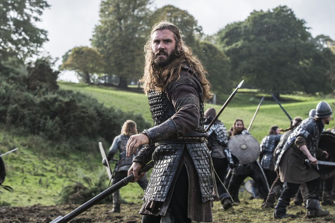 Mutig zieht er gegen König Ecberts in die Schlacht: Rollo (Clive Standen) ... - Bildquelle: 2014 TM TELEVISION PRODUCTIONS LIMITED/T5 VIKINGS PRODUCTIONS INC. ALL RIGHTS RESERVED.