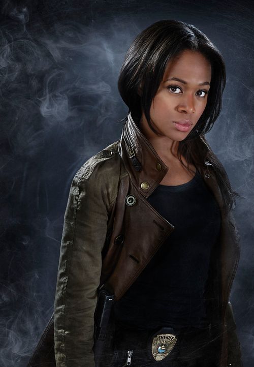 (1. Staffel) - Gemeinsam mit Ichabod Crane versucht, Lieutanant Abbie Mills (Nicole Beharie) die Geheimnisse von Sleepy Hollow zu lüften ... - Bildquelle: 2013 Twentieth Century Fox Film Corporation. All rights reserved.