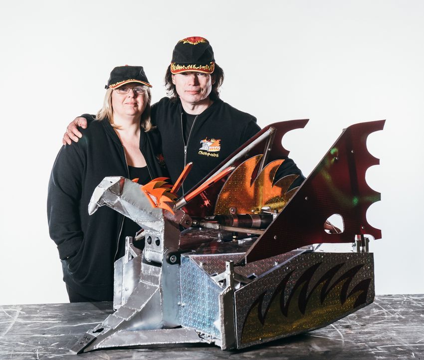 Wolllen mit ihrem selbst gebauten Roboter in der Kampfarena von "Robot Wars" überzeugen: Team Chompalot ... - Bildquelle: Andrew Rae 