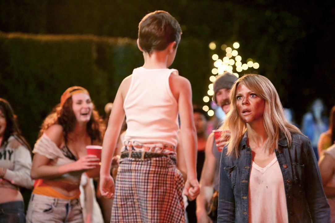 Dass Ben (Jack Stanton, l.) sich seine Geschwister als Vorbild nimmt und sich von Mickey (Kaitlin Olson, r.) nichts mehr sagen lässt, geht ihr gegen... - Bildquelle: 2017 Fox and its related entities. All rights reserved.