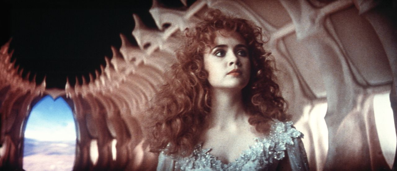 Die schöne Prinzessin Lyssa (Lysette Anthony) wird von einem grauenvollen Ungeheuer mitten aus ihrer Hochzeitsfeier entführt ... - Bildquelle: Columbia Pictures