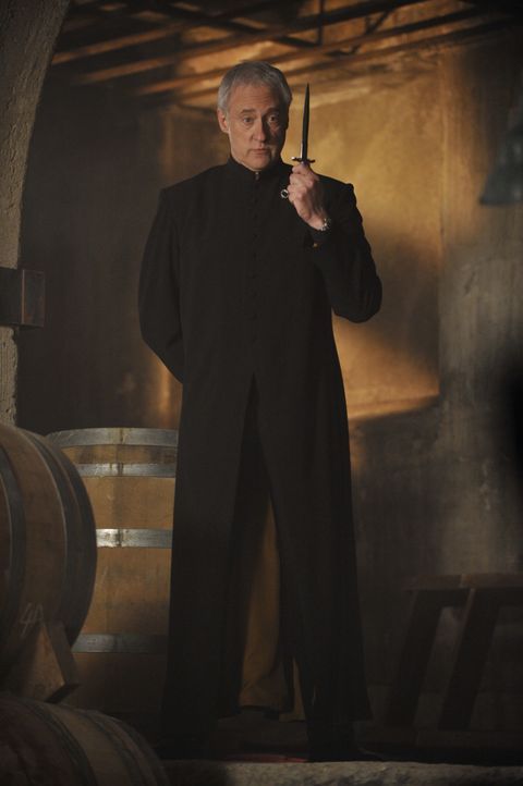 Bruder Adrian (Brent Spiner) - Bildquelle: Steve Wilkie 2012 Universal Network Television LLC. ALL RIGHTS RESERVED. / Steve Wilkie