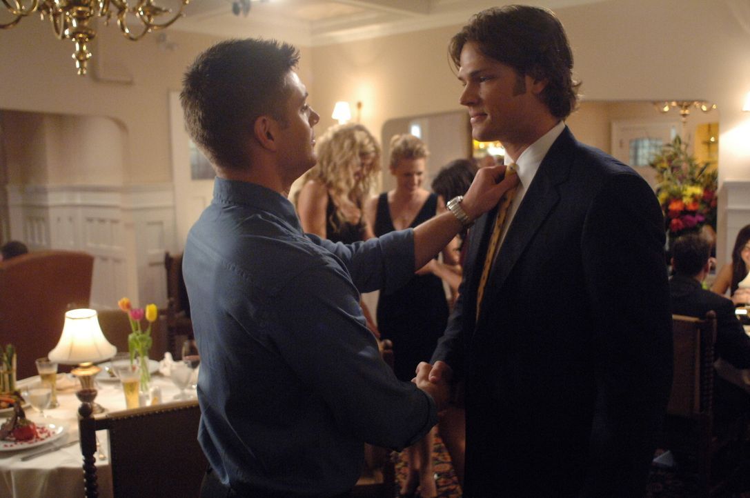 Wie es ist und wie es niemals sein sollte: Dean (Jensen Ackles, l.) und Sam (Jared Padalecki, r.) ... - Bildquelle: Warner Bros. Television