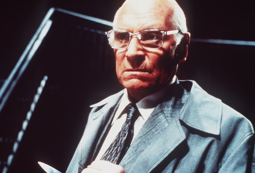 Der ehemalige KZ-Arzt Dr. Szell (Sir Laurence Olivier) kommt nach New York, um sein im Dritten Reich auf grausame Weise erlangtes Vermögen einzustr... - Bildquelle: Paramount Pictures