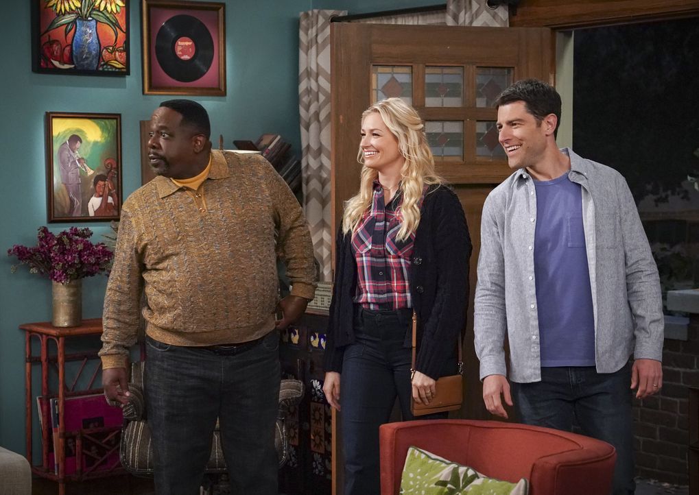 (v.l.n.r.) Calvin Butler (Cedric the Entertainer); Gemma Johnson (Beth Behrs); Dave Johnson (Max Greenfield) - Bildquelle: Monty Brinton © 2019 CBS Broadcasting, Inc. All Rights Reserved. / Monty Brinton