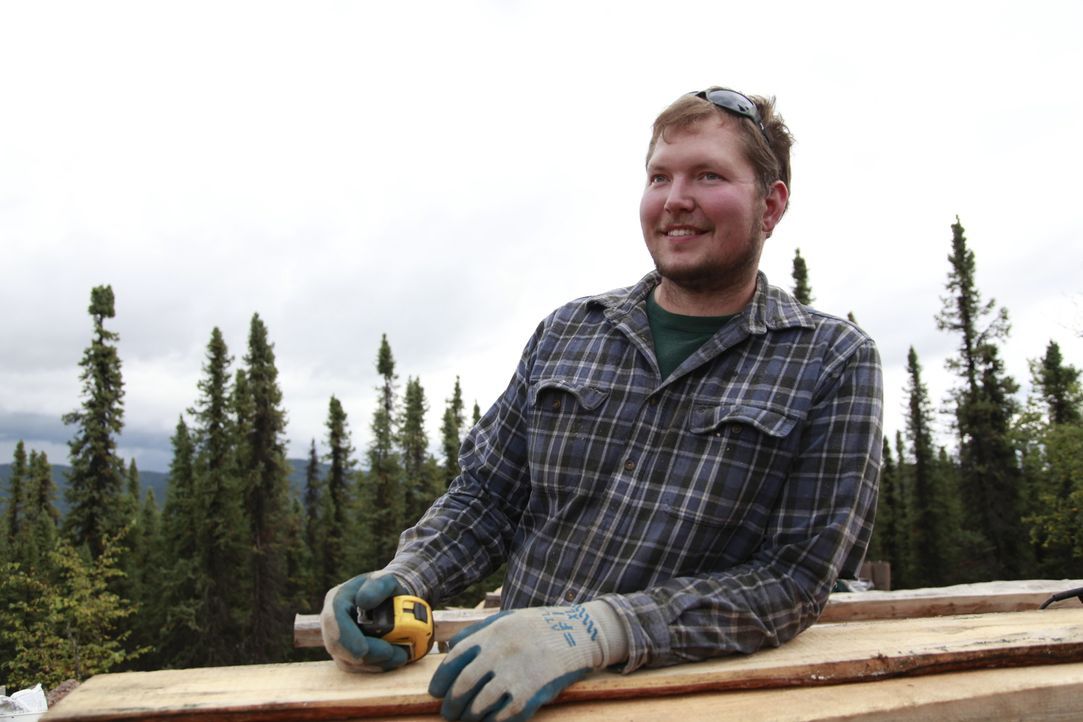 Liebt die Gegend des Nordpols und nimmt dafür auch gerne die Wildnis inkauf : Bryce Ward ... - Bildquelle: 2015, DIY Network/Scripps Networks, LLC. All Rights Reserved.