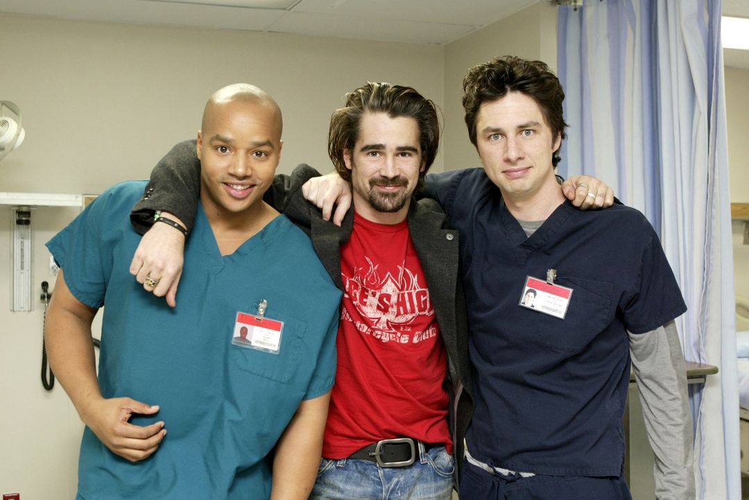 Mit seinem irischen Charme, verdreht Billy (Colin Farrell, M.) sämtlichen Frauen des Krankenhauses den Kopf - einschließlich Carla und Elliot. Turk... - Bildquelle: Touchstone Television