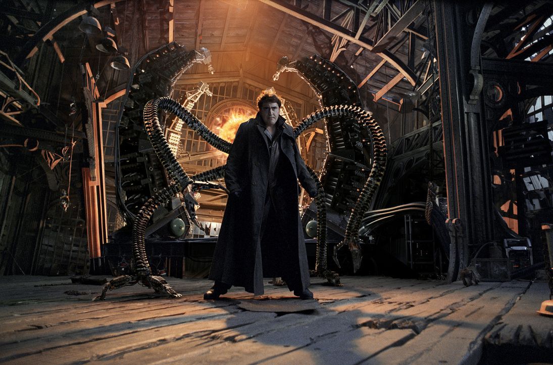 Ein Experiment des brillanten Fusions-Forschers Dr. Otto Octavius (Alfred Molina) schlägt auf fatale Weise fehl -  "Doc Ock" ist geboren ... - Bildquelle: Sony Pictures Television International. All Rights Reserved.