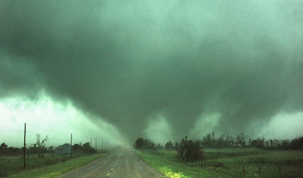 Für den letzten, monströsen Sturm der Saison begeben sich die Tornado Hunter in Lebensgefahr ...