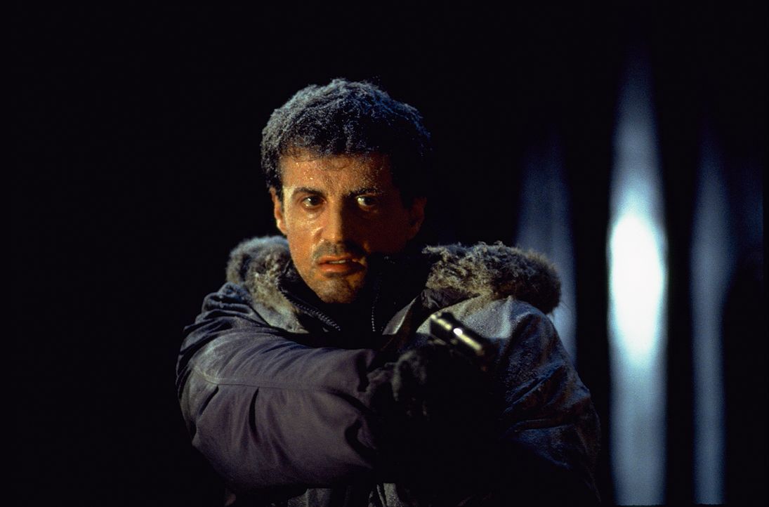 Ein plötzlich aufkommender Schneesturm wird dem FBI-Agent Jake Malloy (Sylvester Stallone) zum Verhängnis ... - Bildquelle: Universal Pictures