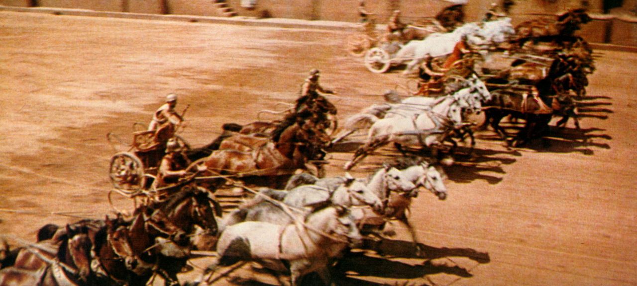 Im Circus Maximus von Jerusalem kommt es bei einem Wagenrennen zwischen den Kontrahenten zu einem Duell auf Leben und Tod. - Bildquelle: Metro-Goldwyn-Mayer (MGM)