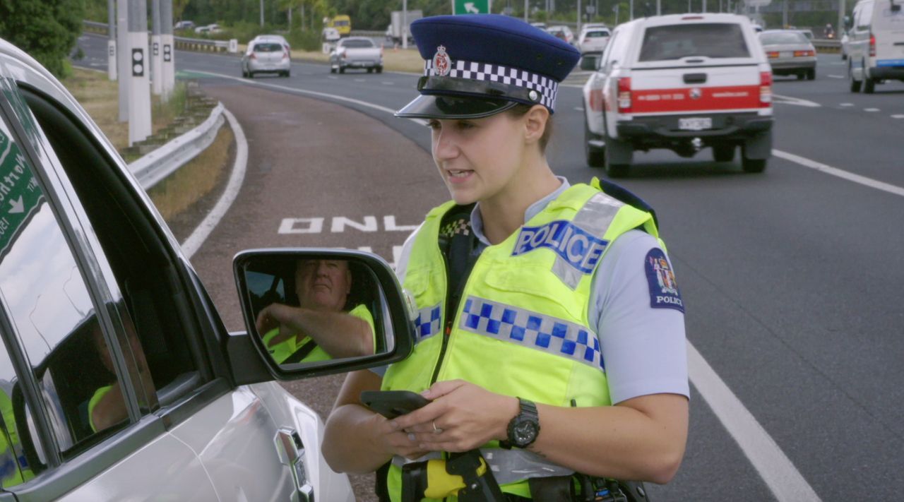 Die Polizei gibt alles, um auf den Straßen für mehr Sicherheit zu sorgen. Ge... - Bildquelle: 2019 GREENSTONE TV LTD.