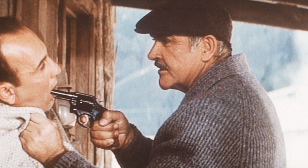 Der furchtlose Streifenpolizist Jimmy Malone (Sean Connery, r.) setzt Capones Stellvertreter Nitti (Billy Drago, l.) gewaltig unter Druck ... - Bildquelle: Paramount Pictures
