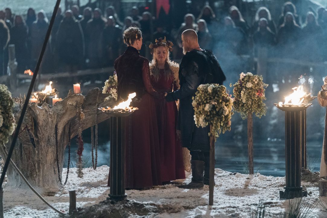 (v.l.n.r.) Gunnhild (Ragga Ragnars), Ingrid (Lucy Martin), Björn (Alexander Ludwig) - Bildquelle: 2020 TM Productions Limited / T5 Vikings IV Productions Inc. All Rights Reserved. An Ireland-Canada Co-Production.