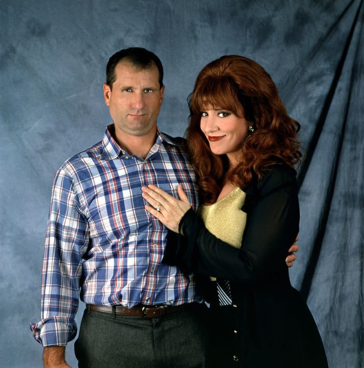 (7. Staffel) - Gegensätze ziehen sich an: Al Bundy (Ed O'Neill, l.) und seine Frau Peggy (Katey Sagal, r.) - Bildquelle: Sony Pictures Television International. All Rights Reserved.