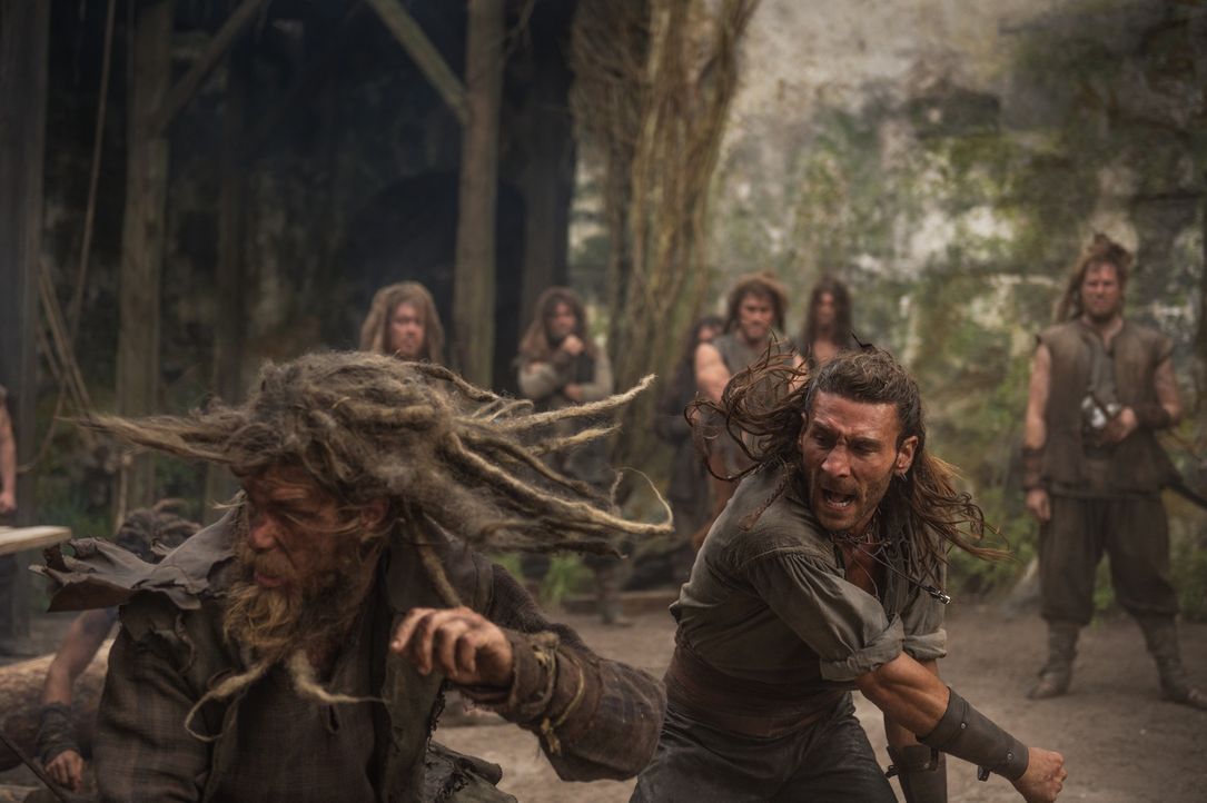 Vane (Zach McGowan, r.) sorgt sich um Eleanor - ein Grund mehr, endlich etwas gegen Ned Low zu unternehmen ... - Bildquelle: 2015 Starz Entertainment LLC, All rights reserved.