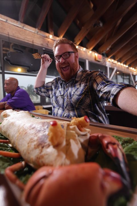 Food-Fanatiker Josh Denny hat es im "Beachside Restaurant and Seafood Market" in Jacksonville auf das Sea Monster abgesehen ... - Bildquelle: 2017,Television Food Network, G.P. All Rights Reserved.