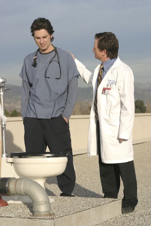 Nachdem J.D. (Zach Braff, l.) den geheimen Ort der Ruhe gefunden hat, interessiert sich Dr. Casey (Michael J. Fox, r.) nur noch für die Dach-Toilett... - Bildquelle: Touchstone Television