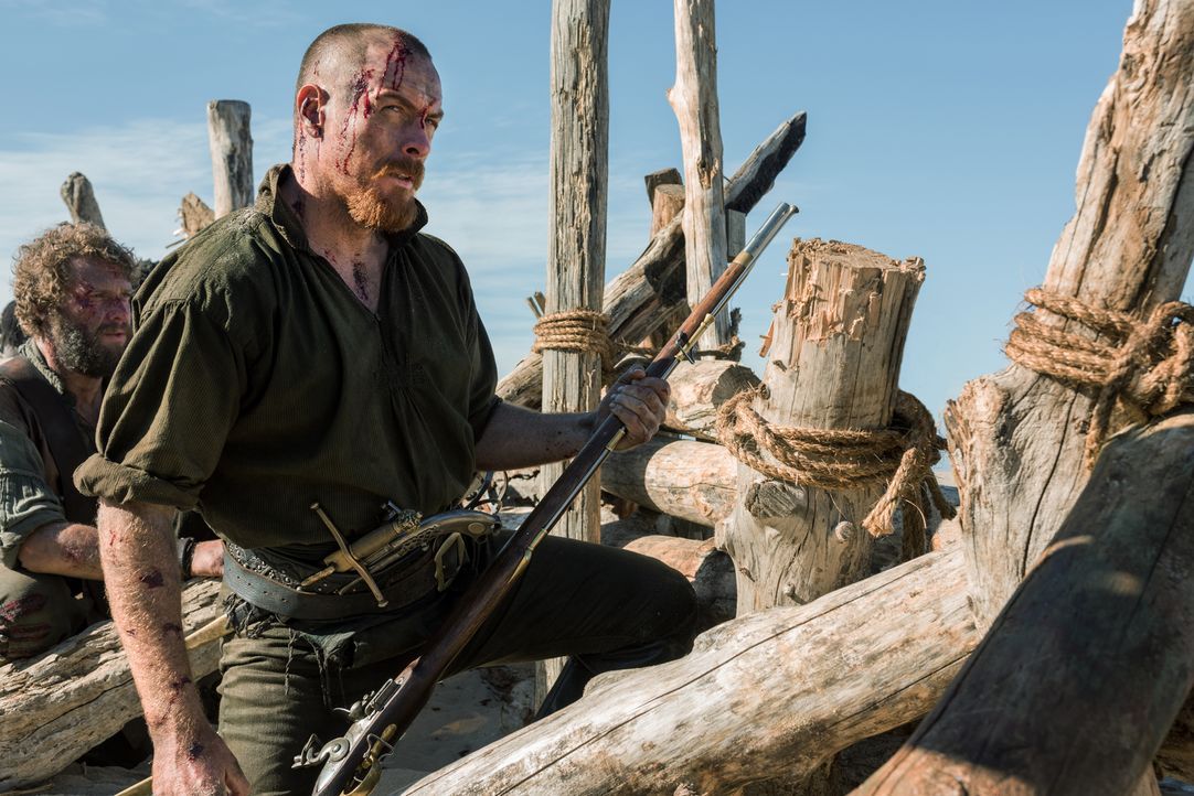 Hat eine Rechnung mit Captain Benjamin Hornigold offen: Captain Flint (Toby Stephens) ... - Bildquelle: David Bloomer 2016 Starz Entertainment, LLC. All Rights Reserved
