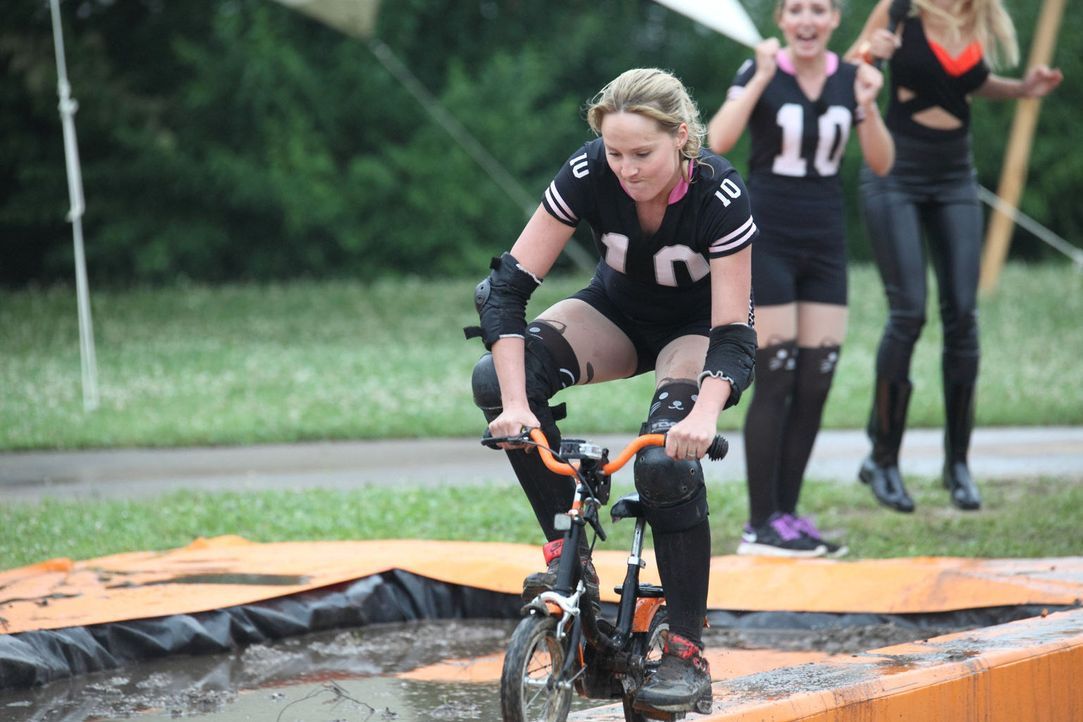 Ambitionierte Kerle, wagemutige Frauen, crashreiche Actionspiele: In der Physical-Game-Show "Crash Games - jeder Sturz zählt!" stellen sich drei Duo... - Bildquelle: Frank Hempel ProSieben