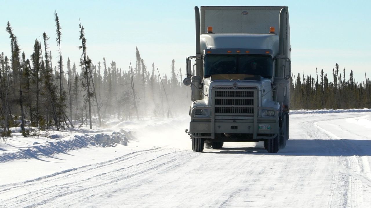 Die Ice Road Truckers sind zurück und stellen sich neuen Herausforderungen a... - Bildquelle: 2017 A+E Networks, LLC