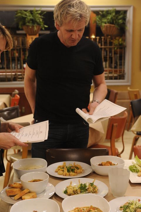 Gordon Ramsay weiß: Zu einem typischen Südstaatenrestaurant gehört auch das passende Essen ... - Bildquelle: Jeffrey Neira Fox Broadcasting.  All rights reserved.