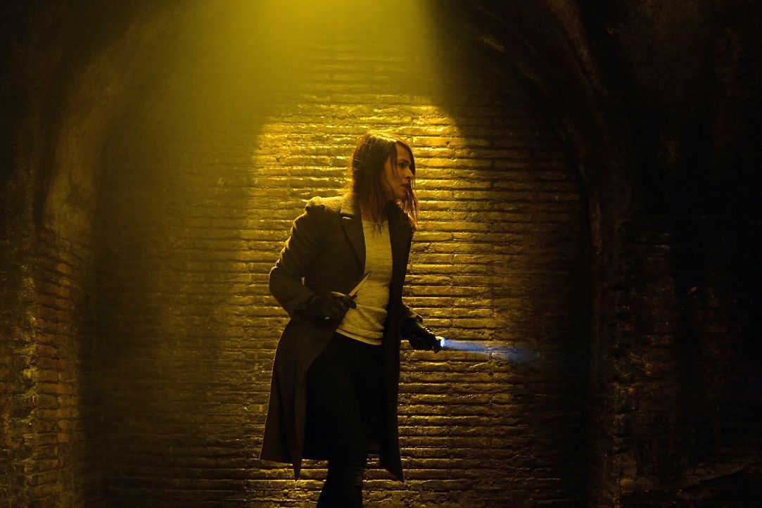 Bei ihrer Jagd durch die Tunnel unter New York erkennen Nora (Mia Maestro), Eph, Fet und Abraham das ganze grausame Ausmaß der Epidemie ... - Bildquelle: 2014 Fox and its related entities. All rights reserved.