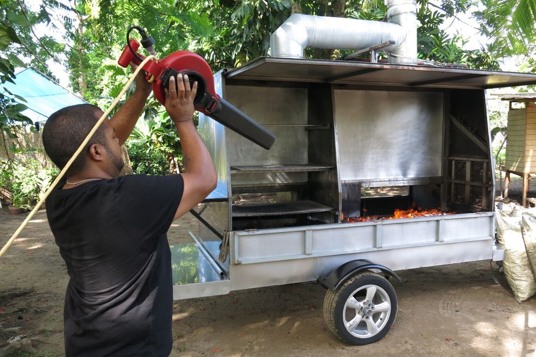Roger Mooking - Bildquelle: 2015,Cooking Channel, LLC. All Rights Reserved.
