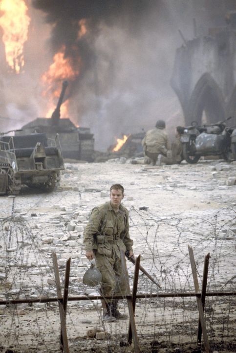 Obwohl James Ryan (Matt Damon) zu den wenigen Überlebenden gehört, kann er sich über seine Rettung nicht freuen. Er fühlt sich am Tod seiner Kamerad... - Bildquelle: United International Pictures