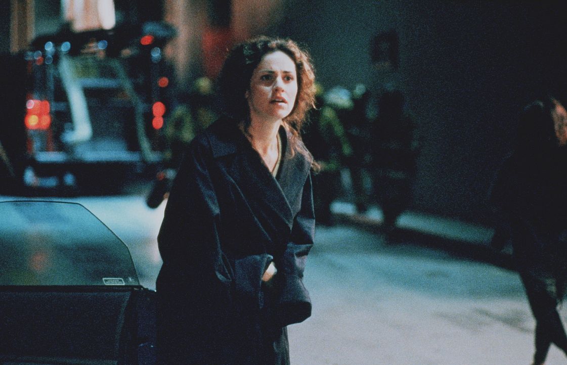 Obwohl sie sich lieben, ahnt Eady (Amy Brenneman), dass sie Neil McCauley nie wieder sehen wird ... - Bildquelle: Warner Bros.