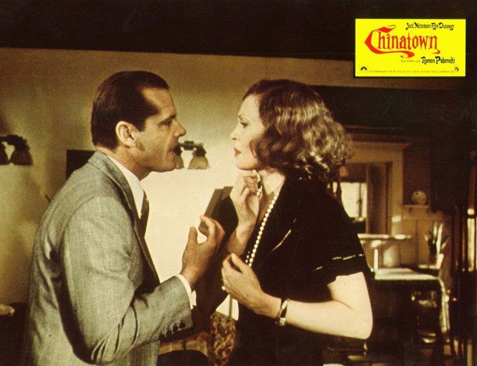 Privatdetektiv Gittes (Jack Nicholson, l.) sollte den Mann von Evelyn Cross Mulwray (Faye Dunaway, r.) beschatten. Als der kurz darauf ermordet wird... - Bildquelle: Paramount Pictures
