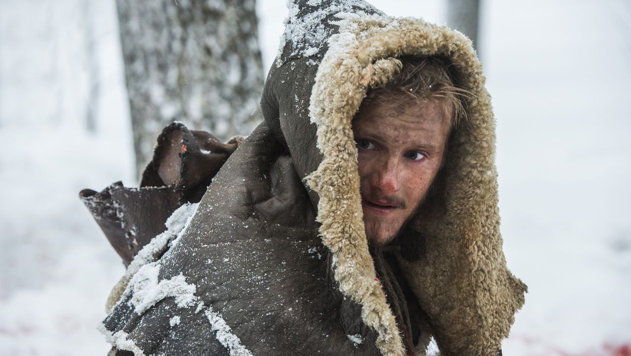 Während Bjorns (Alexander Ludwig) Überlebensfähigkeiten in der Wildnis getestet werden, gelingt Floki die Flucht aus Kattegat. Ragnar schickt Übbe u... - Bildquelle: 2016 TM PRODUCTIONS LIMITED / T5 VIKINGS III PRODUCTIONS INC. ALL RIGHTS RESERVED.