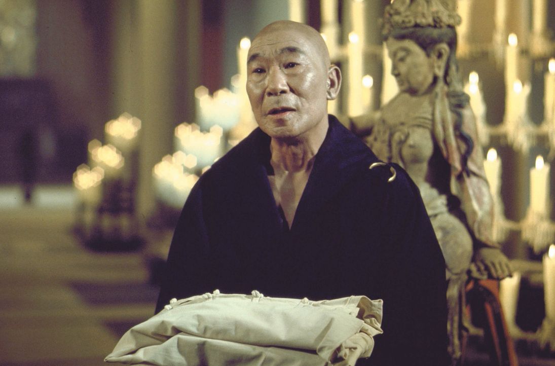 Versucht dem heranwachsenden Kwai Chang Caine, Gelassenheit nahezubringen: Master Kann (Philip Ahn) ... - Bildquelle: Warner Bros.
