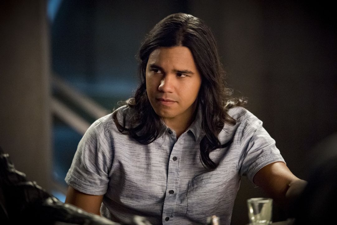 Cisco Ramon (Carlos Valdes) - Bildquelle: Dean Buscher 2019 The CW Network, LLC. All rights reserved. / Dean Buscher