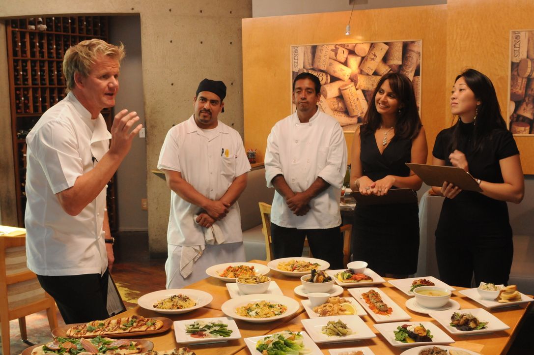 Gordon Ramsay (l.) - Bildquelle: 2009 ITV Studios, Inc. all rights reserved.