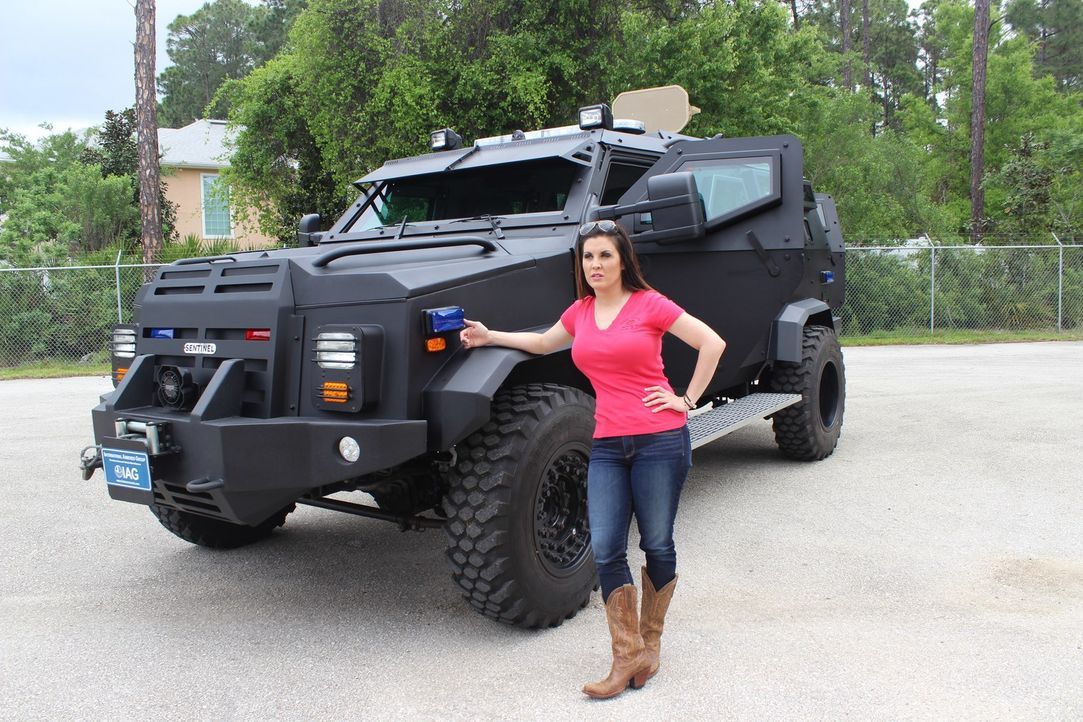 Jennifer will ein gepanzertes Militärfahrzeug für 775 Dollar quer durch Flor... - Bildquelle: 2014 A&E Television Networks, LLC.