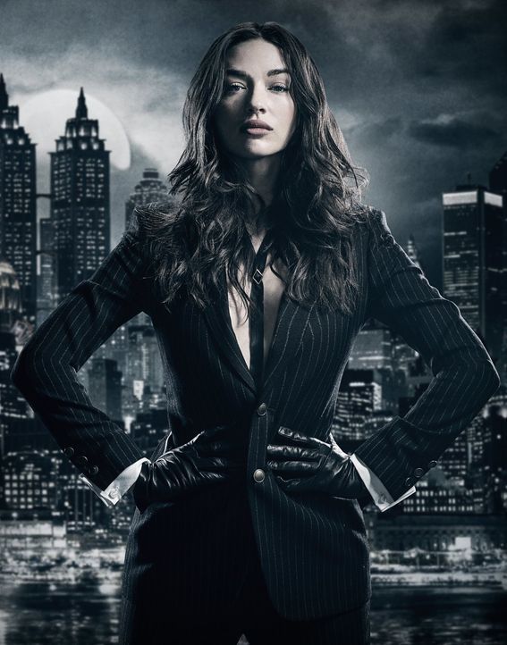 (4. Staffel) - Was führt Sofia Falcone (Crystal Reed) nach Gotham City? - Bildquelle: 2017 Warner Bros.