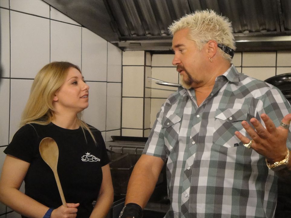 Guy Fieri (r.) - Bildquelle: 2012, Television Food Network, G.P.  All Rights Reserved.