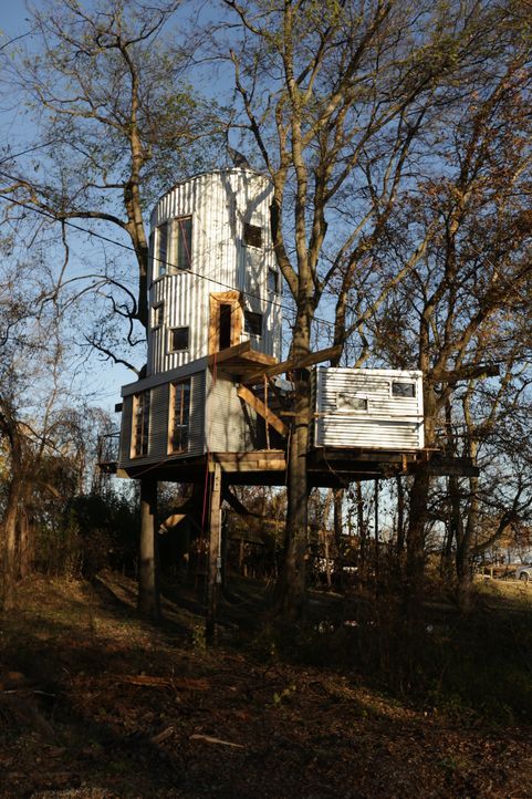 Jenny und Abbott träumen von einem Baumhaus, das sie auch zu Zeiten der Überschwemmung am Rande des Mississippis bewohnen können. Eine neue Herausfo... - Bildquelle: 2016, DIY Network/Scripps Networks, LLC. All Rights Reserved.