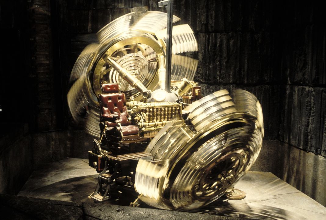 Eine Zeitmaschine wird für den Wissenschaftler Alexander Hartdegen zum Verhängnis ... - Bildquelle: Warner Bros. Pictures