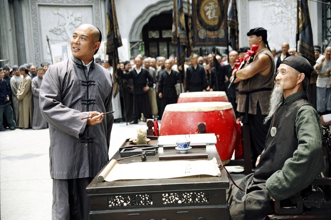 Zu Beginn des 20. Jahrhunderts ist der ehrgeizige Huo Yuanjia (Jet Li, l.) besessen von dem Gedanken, der beste Kämpfer in Tianjin zu werden. Mit gr... - Bildquelle: Constantin Film Verleih GmbH